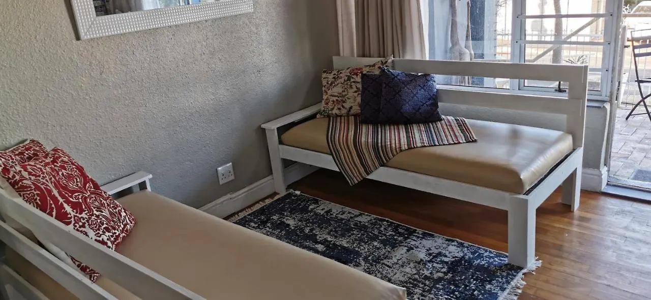 Tranquility Apartment Parow 0*,