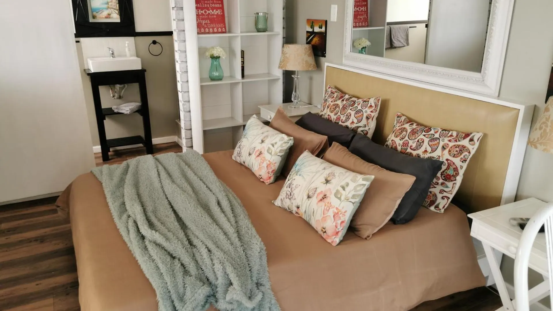 Tranquility Apartment Parow Homestay